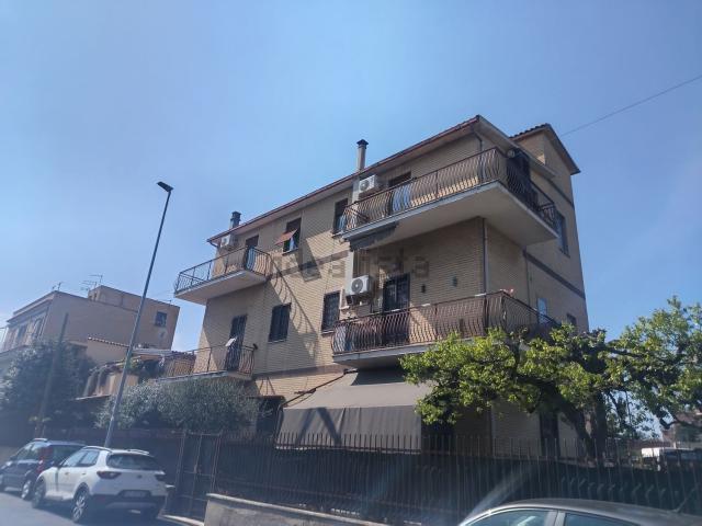 Appartamento in vendita di 75 m² in Via delle Rondini, 154
