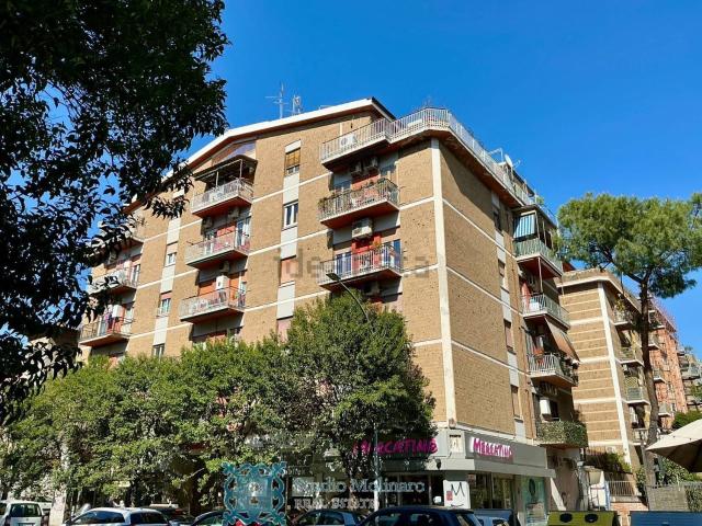 Appartamento in vendita di 75 m² in Via di Acqua Bullicante, 282