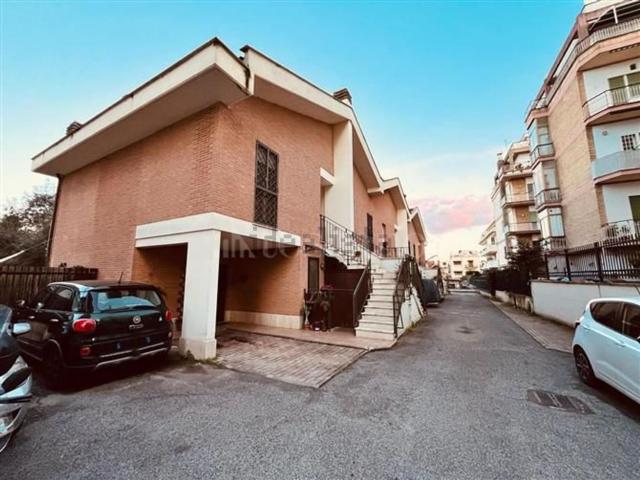 Appartamento in vendita di 75 m² in Via di Grottarossa