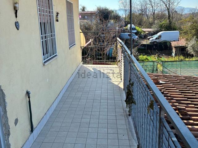 Appartamento in vendita di 75 m² in Via di Pratolungo Casilino