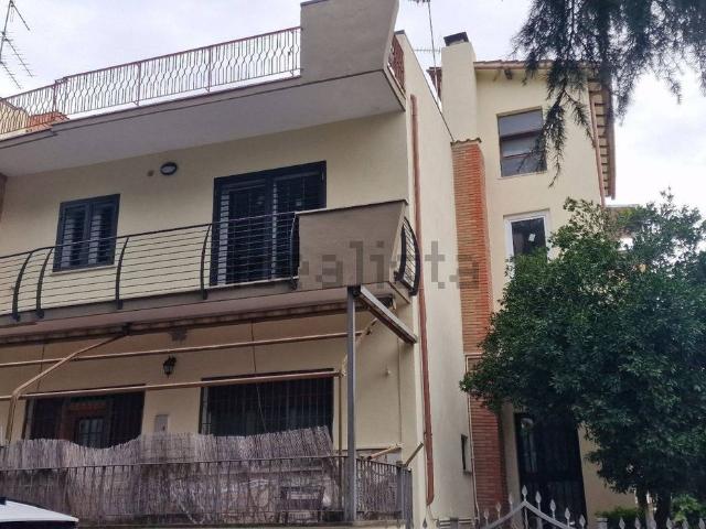 Appartamento in vendita di 75 m² in Via Edmondo de Amicis, 67