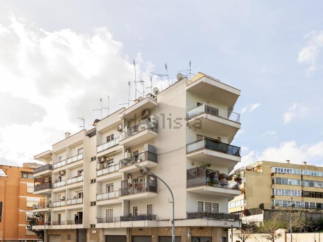 Appartamento in vendita di 75 m² in Via Festo Avieno