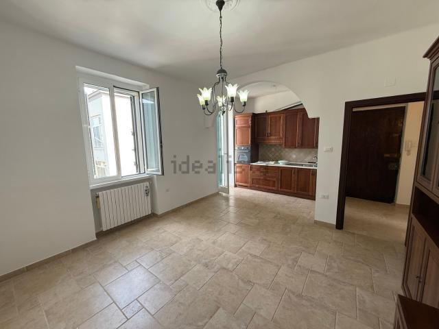 Appartamento in vendita di 75 m² in Via Fran. Tanz. Vitale, 41