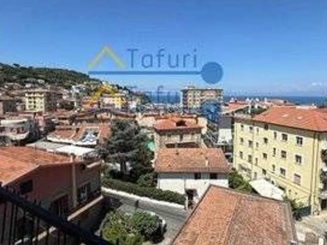 Appartamento in vendita di 75 m² in Via Giosuè Carducci