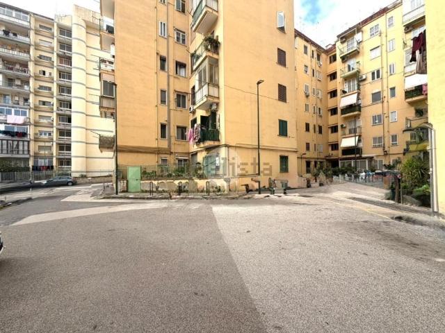 Appartamento in vendita di 75 m² in Via Giacinto de Sivo