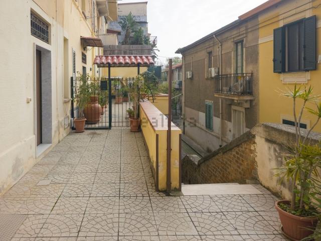 Appartamento in vendita di 75 m² in Via Girolamo Arcovito, 61