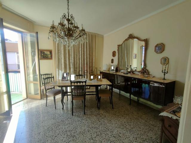 Appartamento in vendita di 75 m² in Via Giulio Petroni, 104