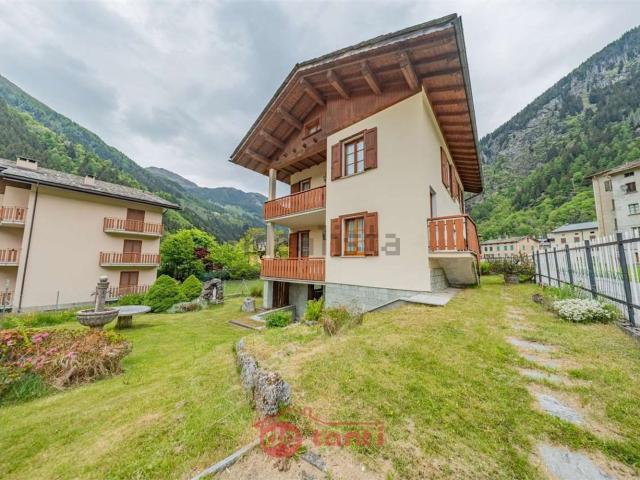 Appartamento in vendita di 75 m² in Via Lago Azzurro