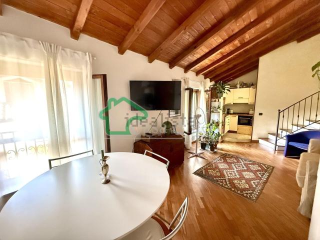 Appartamento in vendita di 75 m² in Via Lodino, 67