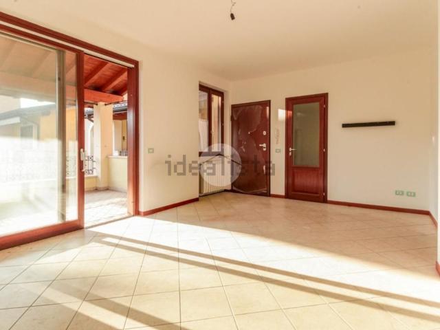 Appartamento in vendita di 75 m² in Via Lungolago Giuseppe Zanardelli, 32