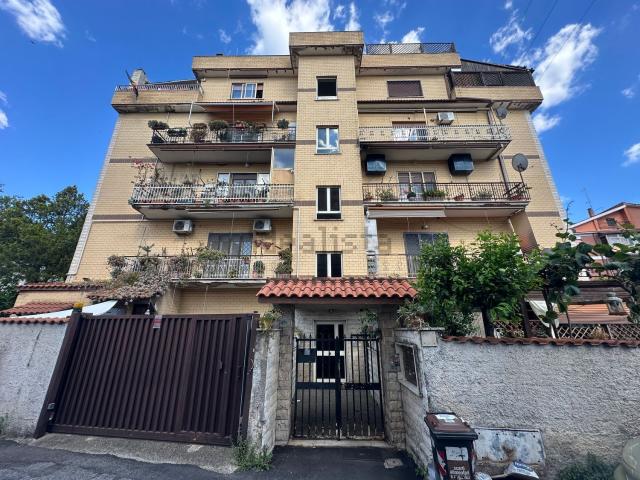 Appartamento in vendita di 75 m² in Via Mauro Fasiani, 11