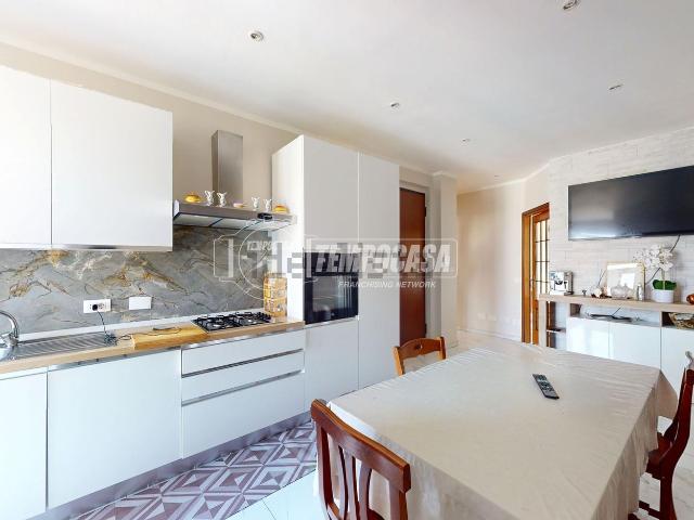 Appartamento in vendita di 75 m² in Via Monte Rosa, 115