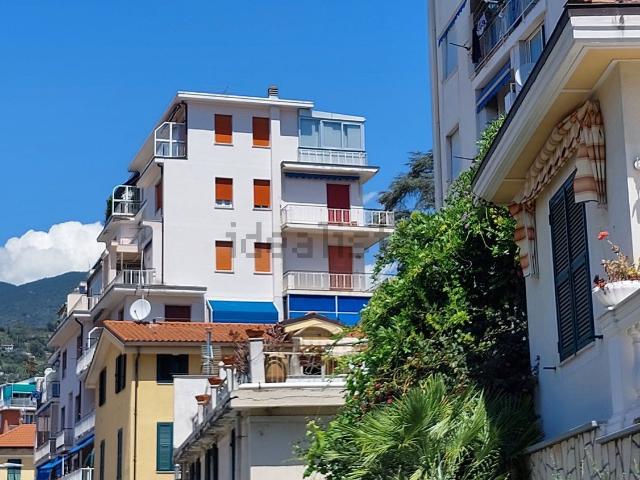 Appartamento in vendita di 75 m² in Via Peirogallo, 84