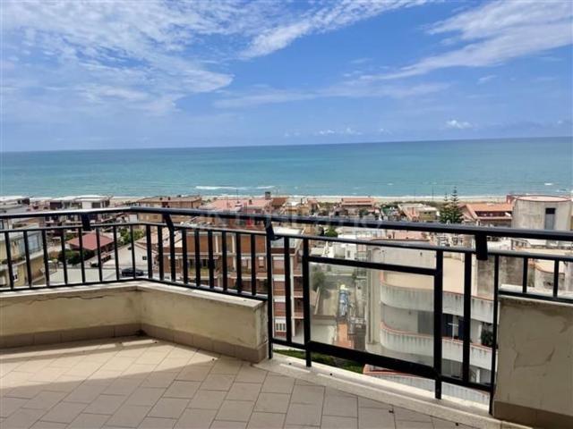 Appartamento in vendita di 75 m² in Via Pola
