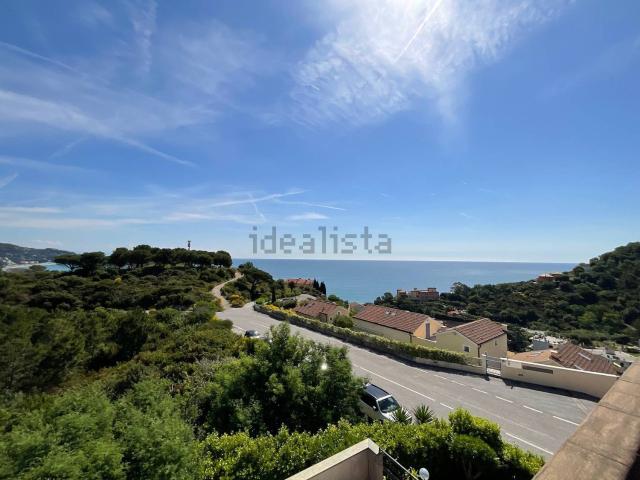 Appartamento in vendita di 75 m² in Via Provinciale Pineta