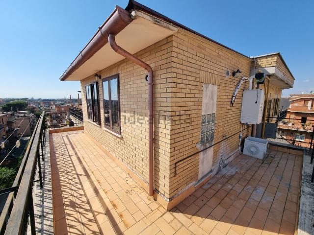 Appartamento in vendita di 75 m² in Via Rescaldina