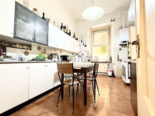 Appartamento in vendita di 75 m² in Via Sampierdarena