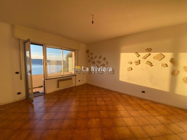 Appartamento in vendita di 75 m² in Via Solari e Queirolo, 3