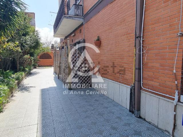 Appartamento in vendita di 75 m² in Via Staffolo, 65