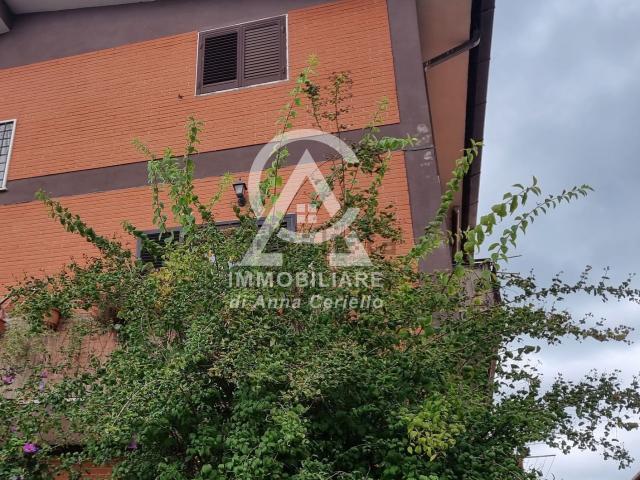 Appartamento in vendita di 75 m² in Via Staffolo, 68