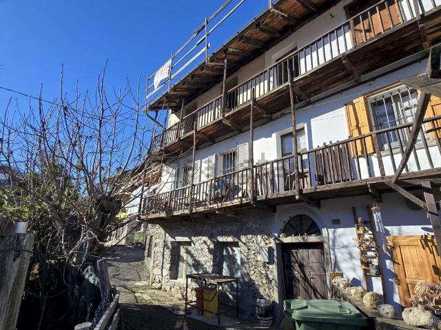 Appartamento in vendita di 76 m² in Frazione Fochat, 30