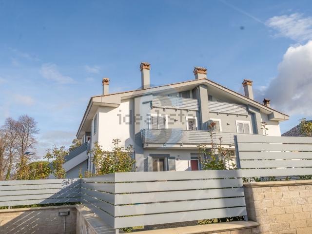 Appartamento in vendita di 76 m² in Via Vicinale della Macchia, 8
