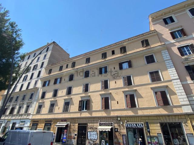 Appartamento in vendita di 76 m² in Via Appia Nuova, 196