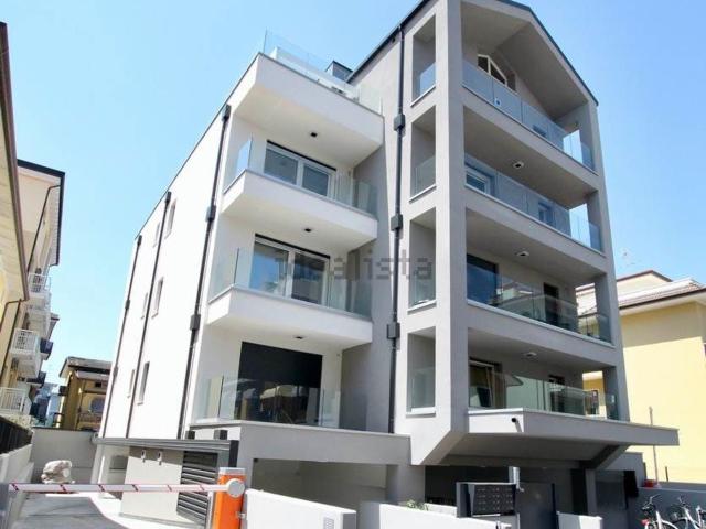 Appartamento in vendita di 76 m² in Via Canova, 25