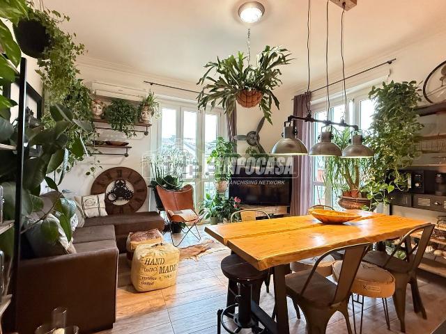 Appartamento in vendita di 76 m² in Via Carrù
