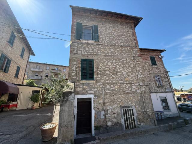 Appartamento in vendita di 76 m² in Via della Ferrovia