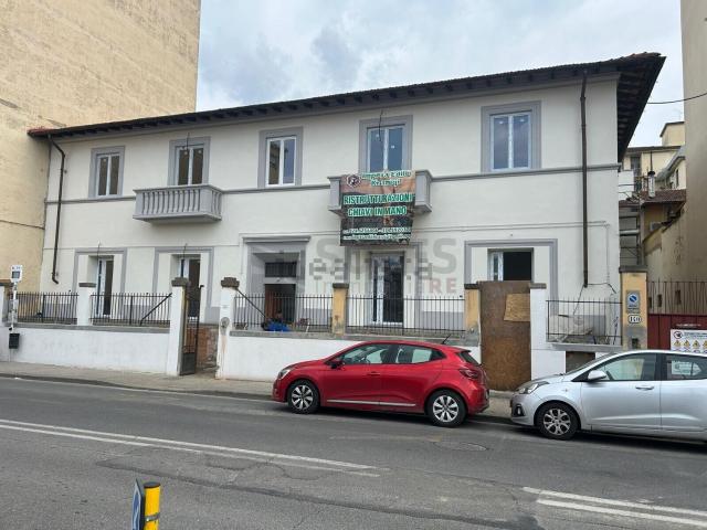 Appartamento in vendita di 76 m² in Via Faliero Vezzani, 1