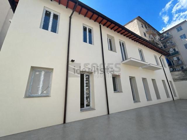 Appartamento in vendita di 76 m² in Via Faliero Vezzani, 1