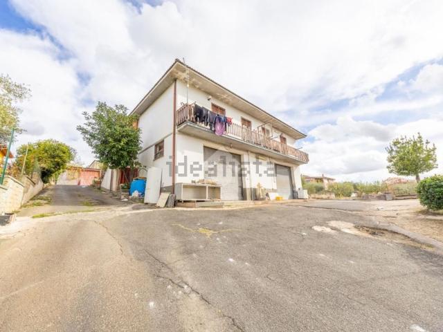 Appartamento in vendita di 76 m² in Via Fontanile di Zinne