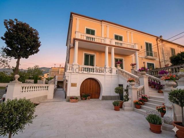 Appartamento in vendita di 76 m² in Via Leopoldo Siani
