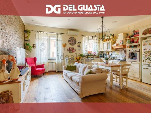 Appartamento in vendita di 76 m² in Via Monticelli, 4