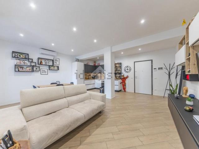 Appartamento in vendita di 76 m² in Via Placanica, 1