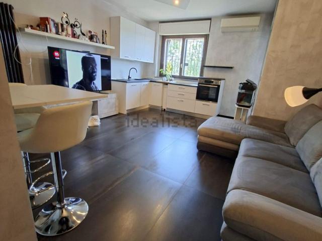 Appartamento in vendita di 78 m² in Corso Mortara, 36
