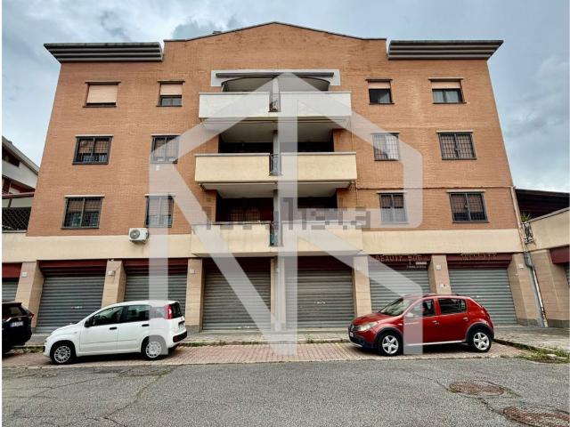 Appartamento in vendita di 78 m² in Largo Montenerodomo, 27