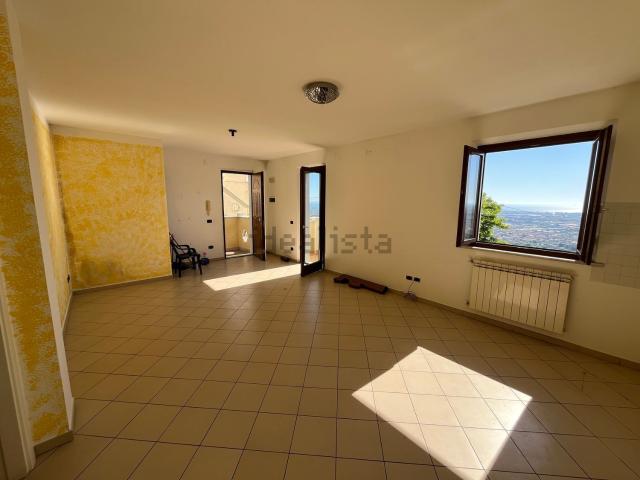 Appartamento in vendita di 78 m² in Via Bergiola