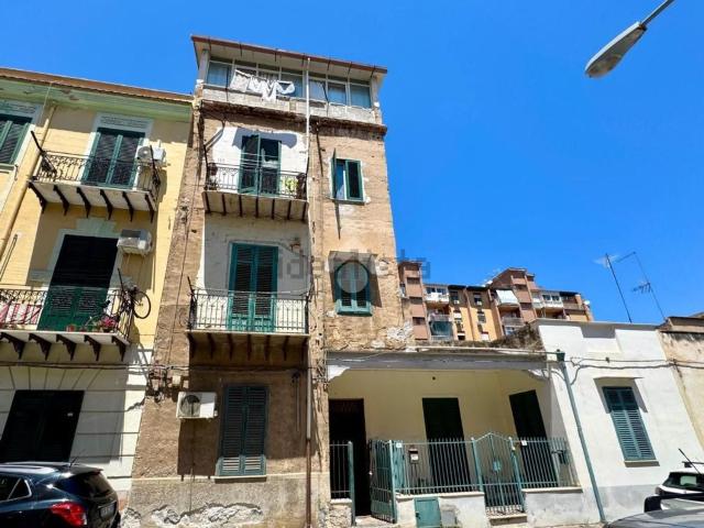 Appartamento in vendita di 78 m² in Via Francesco Lucchesi Palli, 15