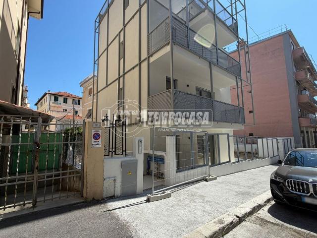 Appartamento in vendita di 78 m² in Via Giovanni Vesco, 13