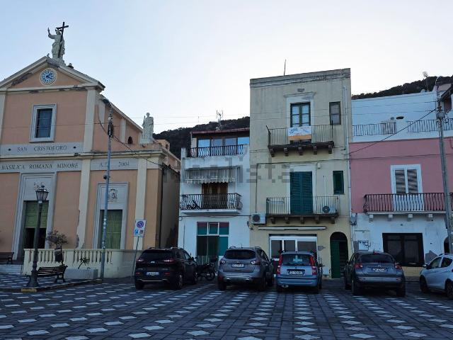 Appartamento in vendita di 78 m² in Via Marina Garibaldi, 105