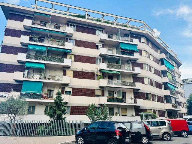 Appartamento in vendita di 78 m² in Via montebianco Moncalieri, 42