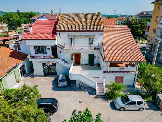 Appartamento in vendita di 78 m² in Via Sangro, 11