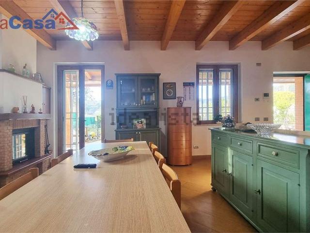 Appartamento in vendita di 79 m² in Contrada Mornano, 212