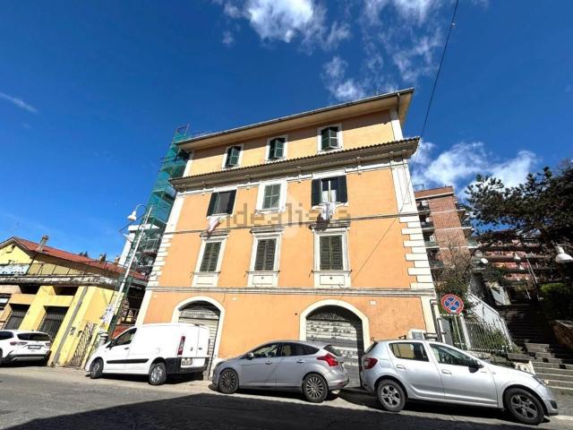 Appartamento in vendita di 79 m² in Corso Cesare Battisti, 6