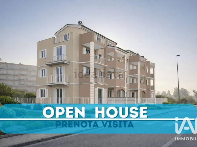 Appartamento in vendita di 79 m² in Strada Provinciale Helvia Recina