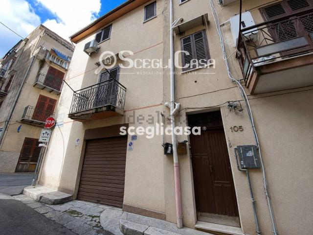Appartamento in vendita di 79 m² in Via Badalamenti, 105