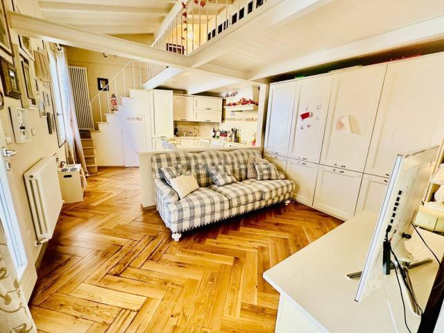 Appartamento in vendita di 79 m² in Via Francesco Barbolani