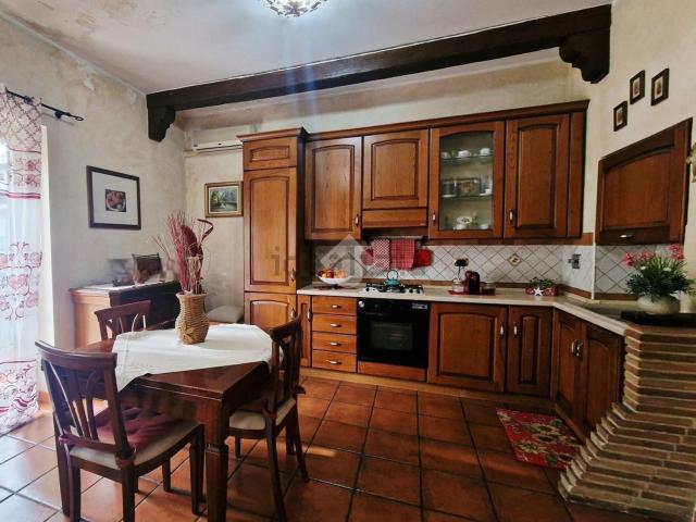 Appartamento in vendita di 79 m² in Via Luigi Giustiniani, 34